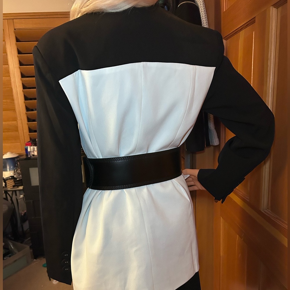 Notch Long Sleeve Straight Blazer - Picture 3 of 16